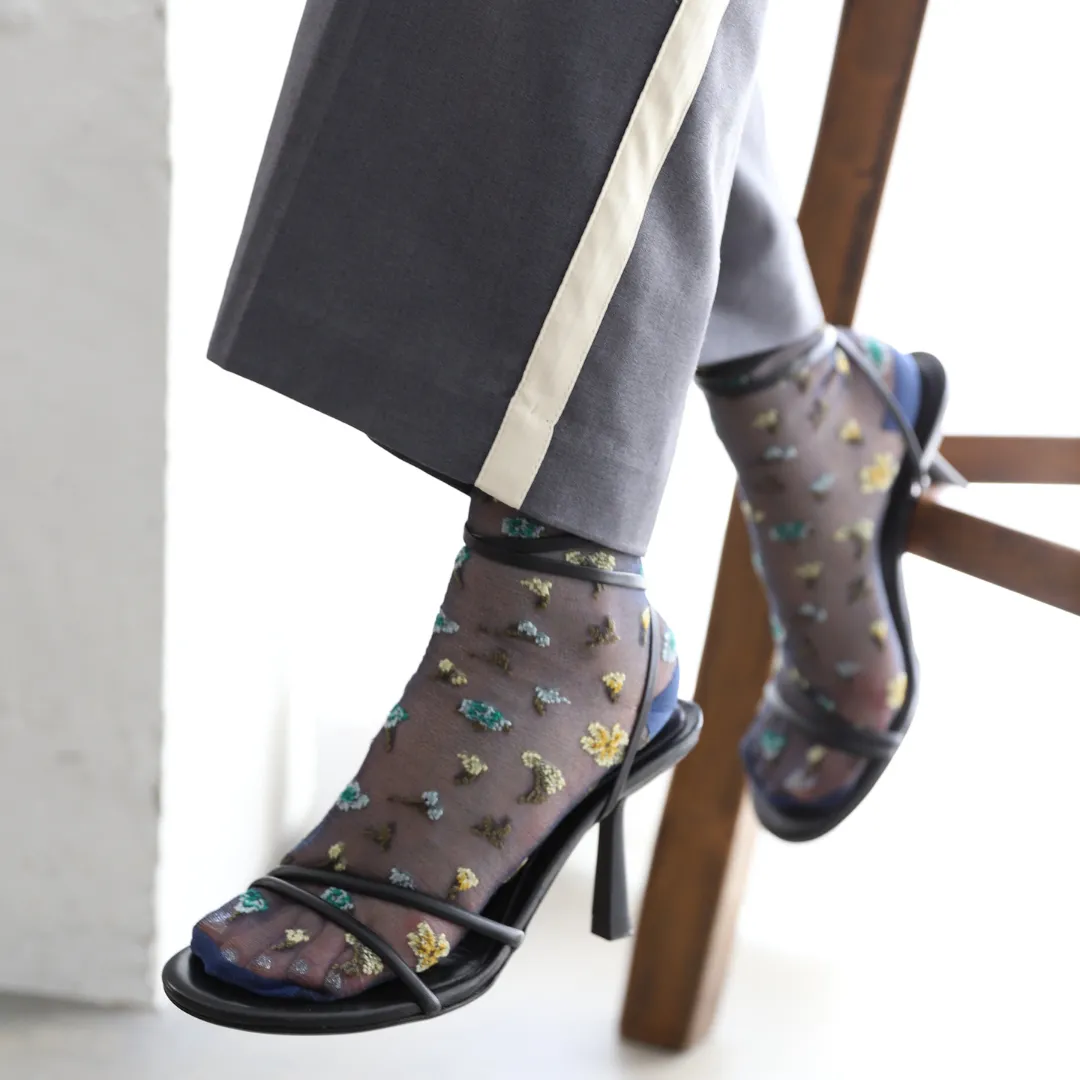 021132471 Sheer Floral Low Crew Socks