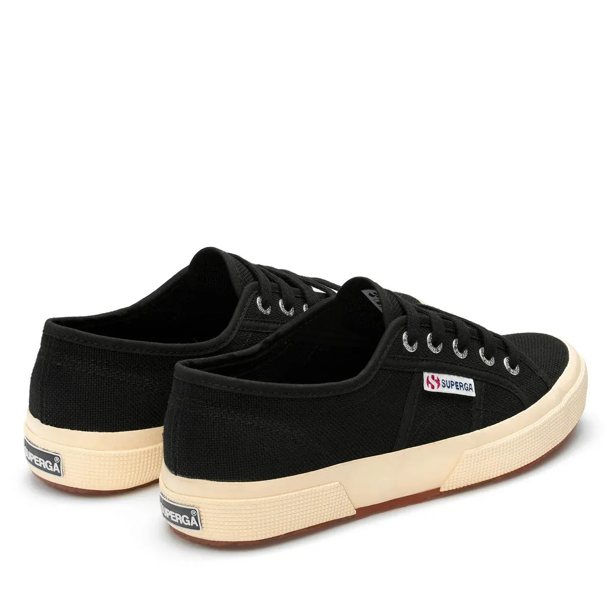 2750 Cotu Classic Canvas Black/White