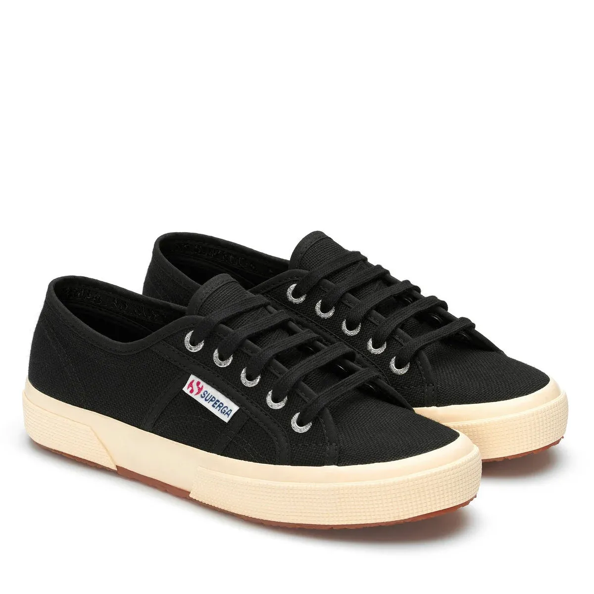2750 Cotu Classic Canvas Black/White