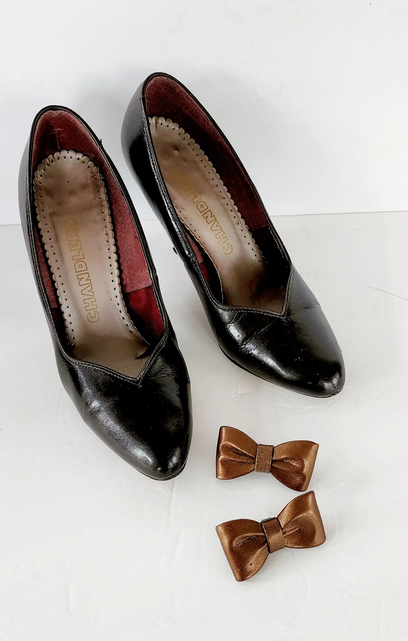 80s Brown Leather Pumps High Heels with Bow Clips by Chandlers Size 7 / Vegan / Original Box