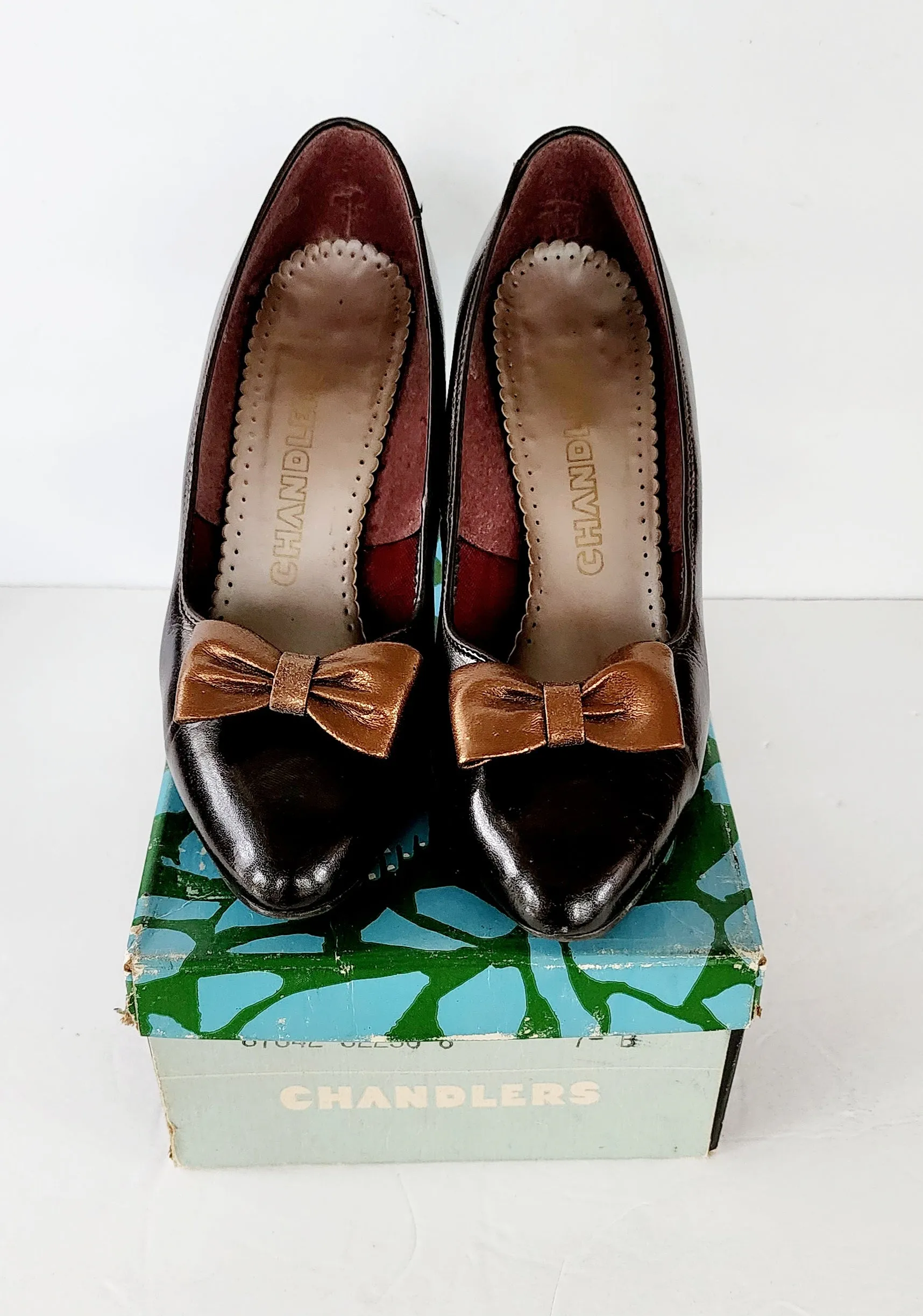 80s Brown Leather Pumps High Heels with Bow Clips by Chandlers Size 7 / Vegan / Original Box