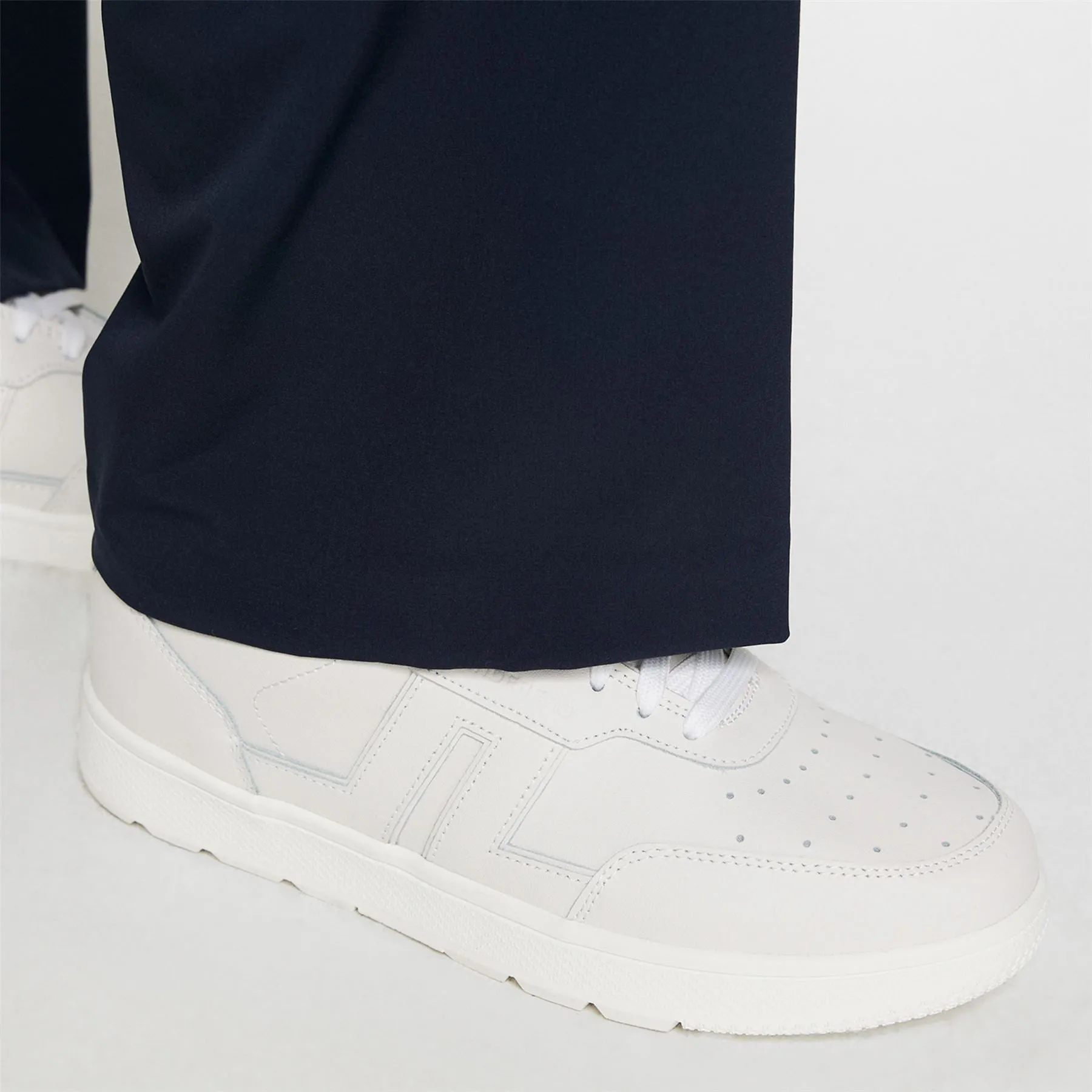 Ace Low-Top Golf Sneaker White