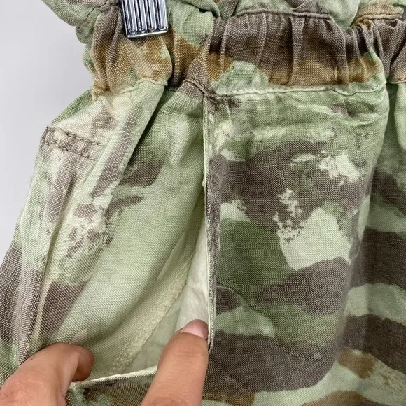 Bella Dahl Kayla Ruffle Wash Shorts in Camo Print Relaxed Fit Size Small