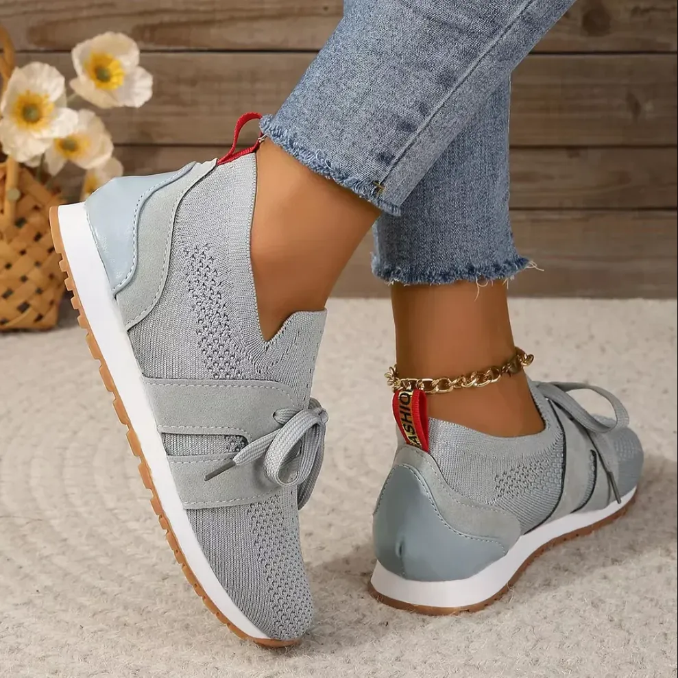 Classic everyday trainers for comfort and versatility for women