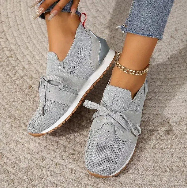 Classic everyday trainers for comfort and versatility for women