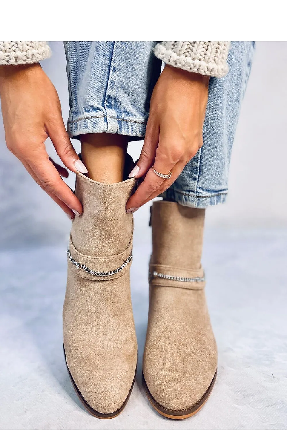Heel boots