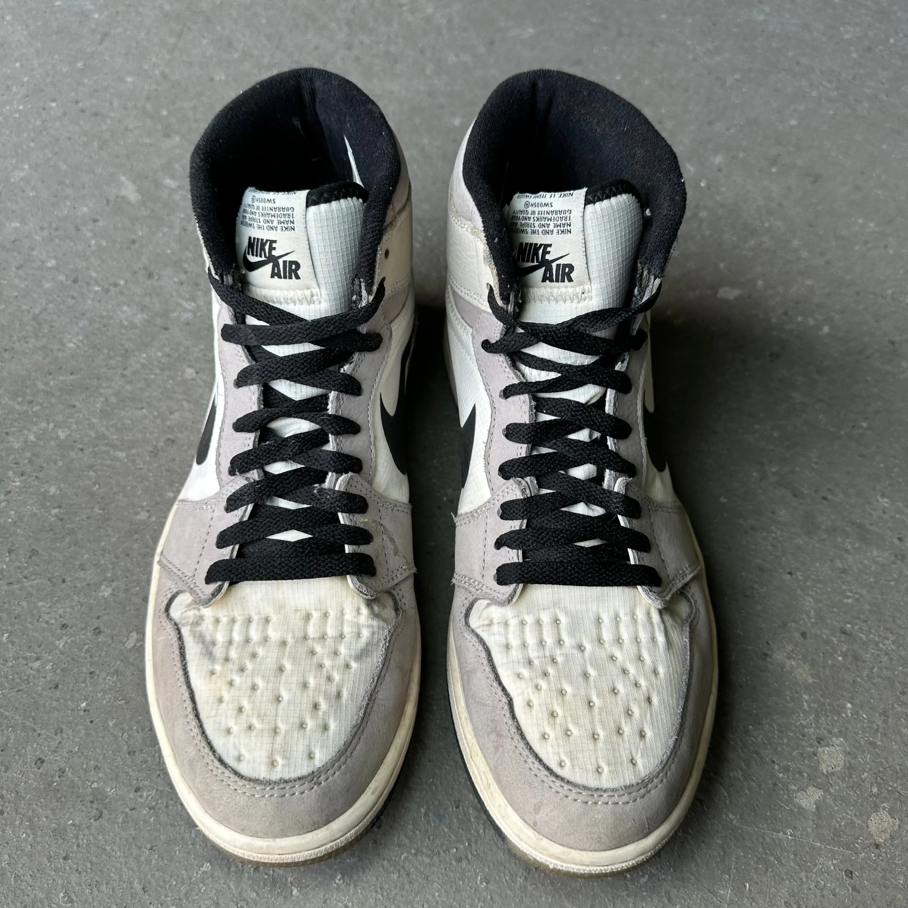 Jordan 1 Retro High Element Gore-Tex Light Bone *pre-owned* (SIZE 10)