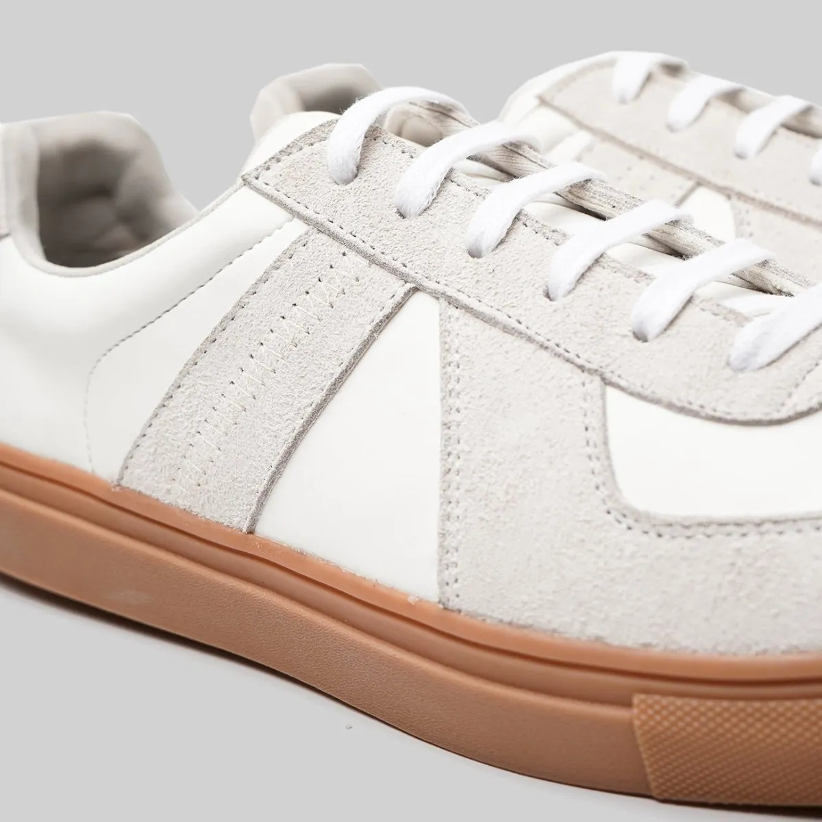Mono Germany Trainer