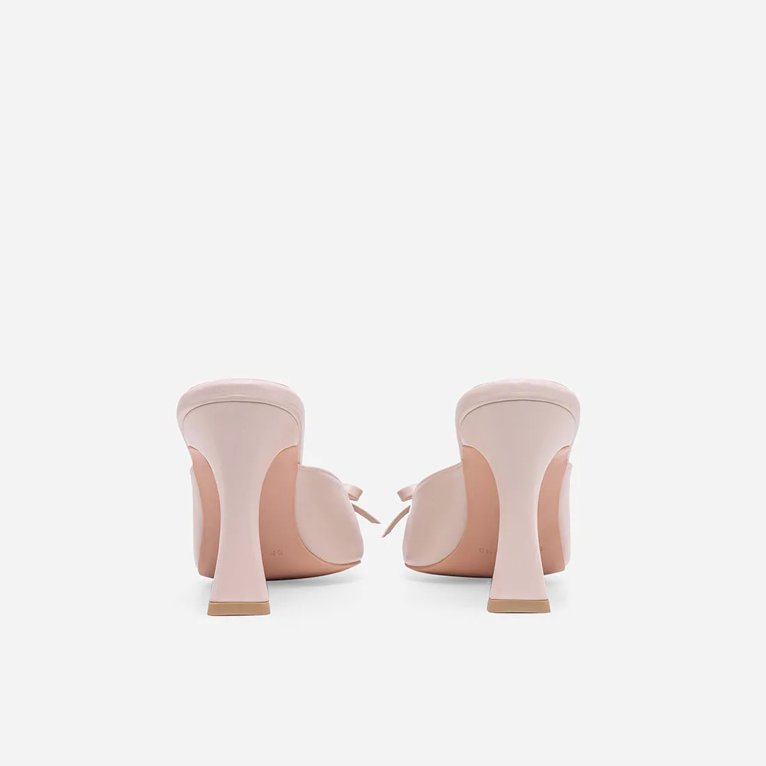 Nadia Mules