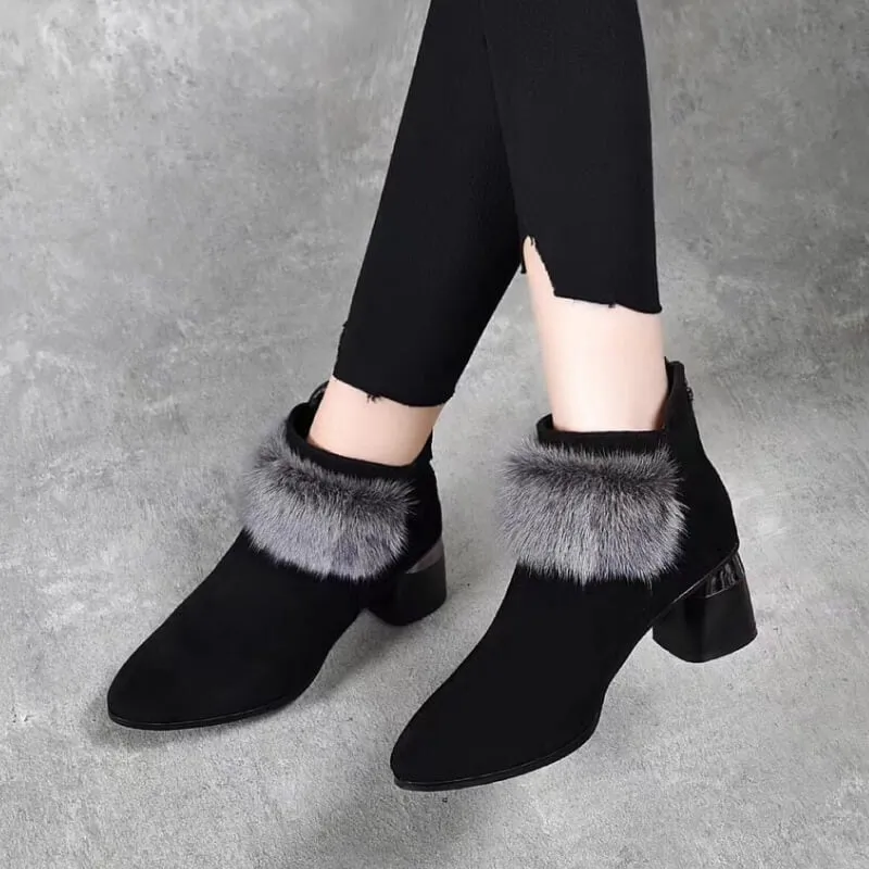 [perfect gift]Winter Women's Elegant Chunky Furry Ankle