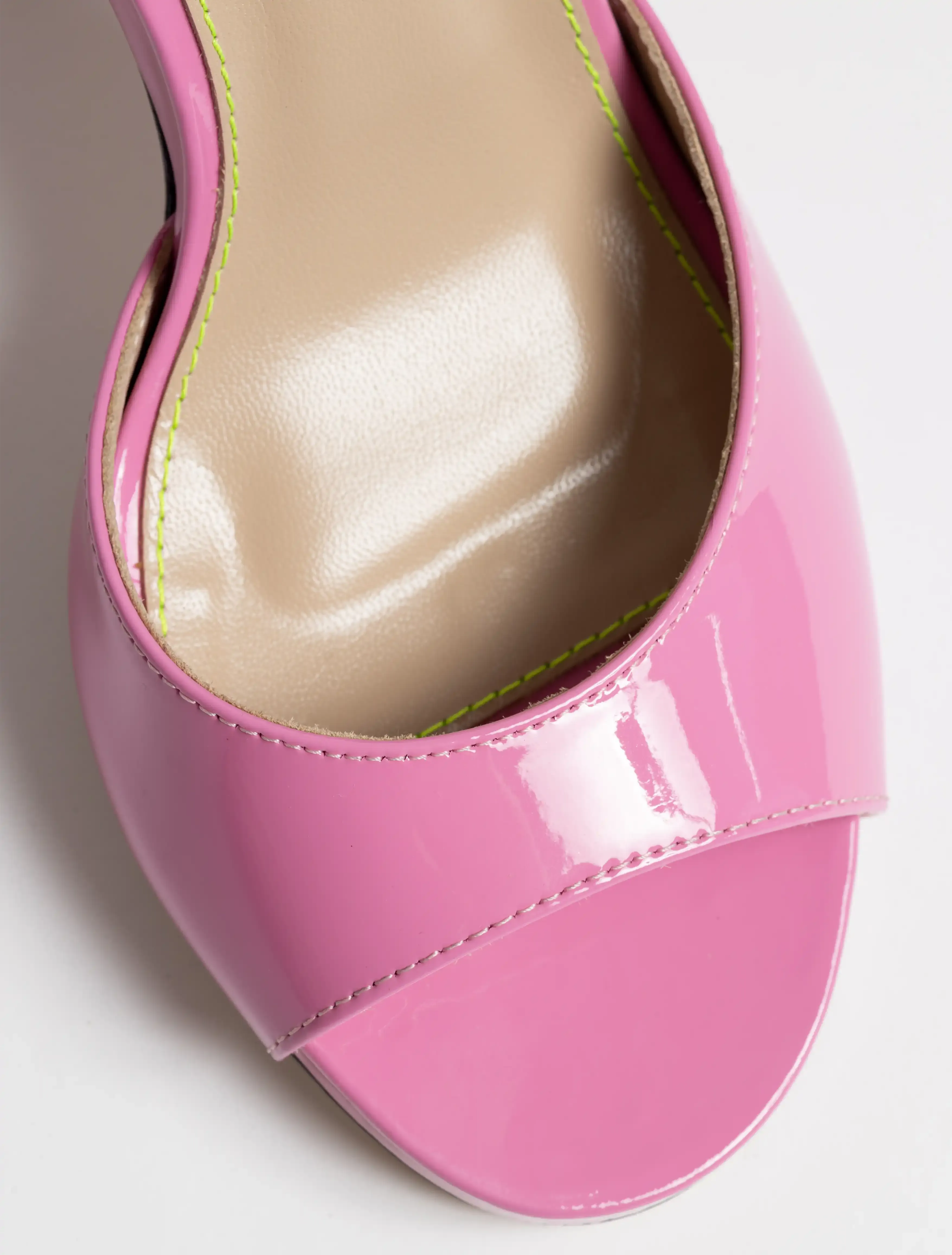 Praia Sandal in Pink