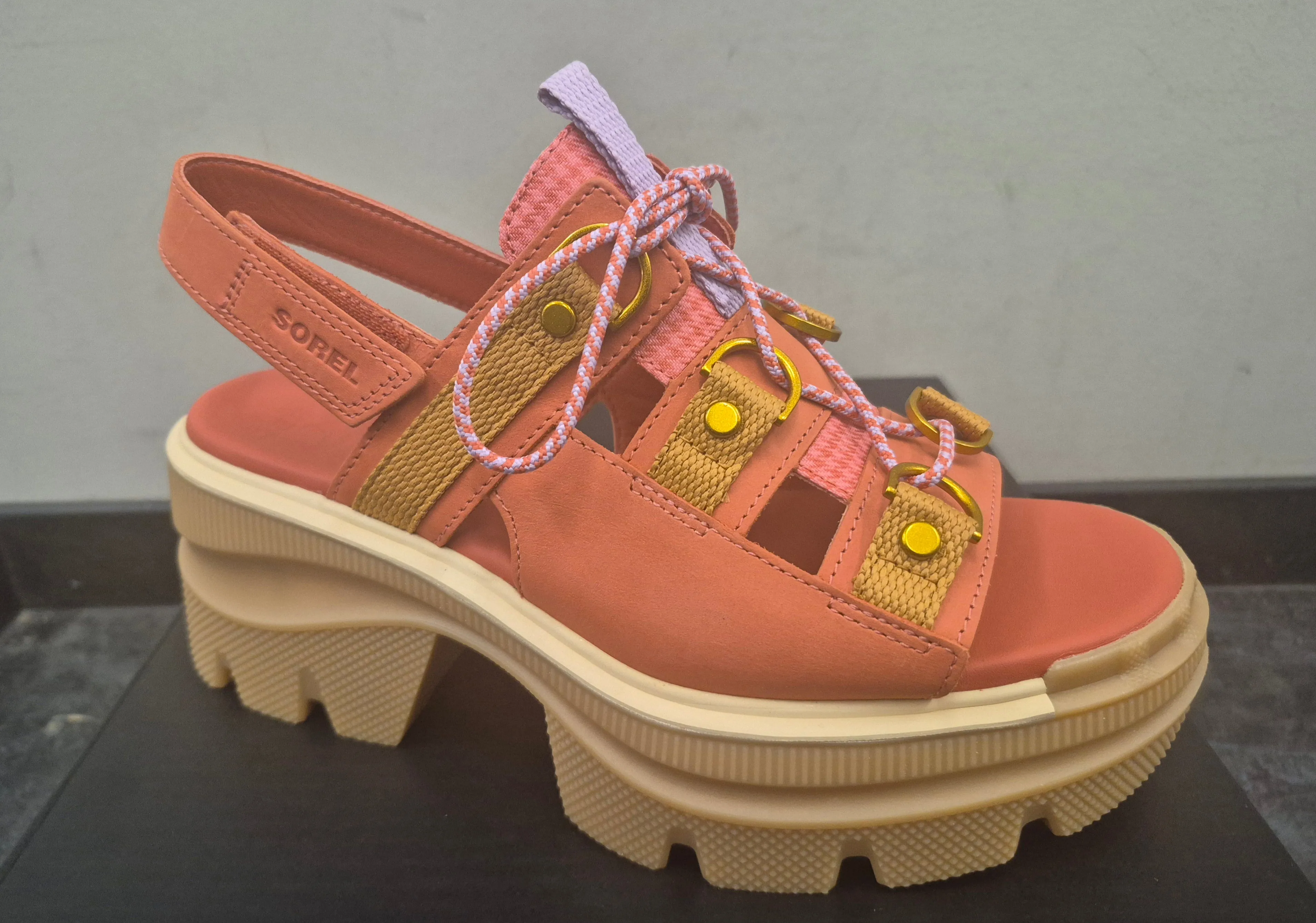 Rein CB Lace Platform
