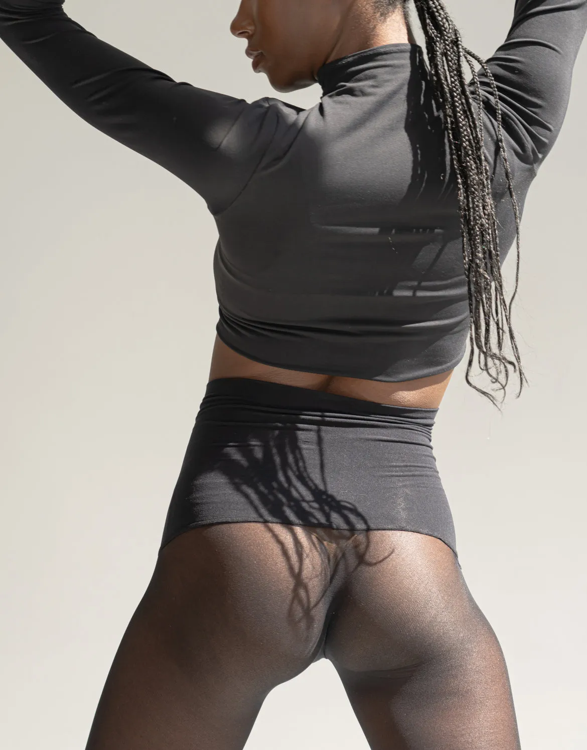 SHEER ⦁ NOIR