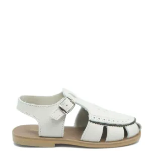 Sonatina Off White Vintage Closed Toe Sandal