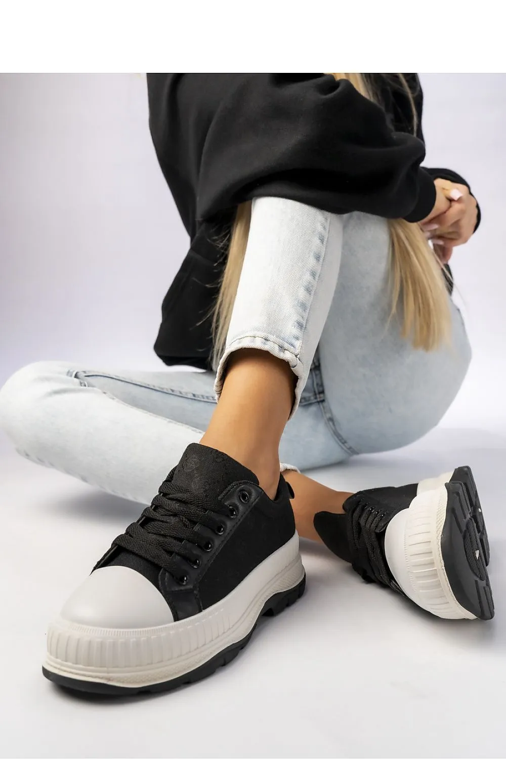 Sport Shoes Inello