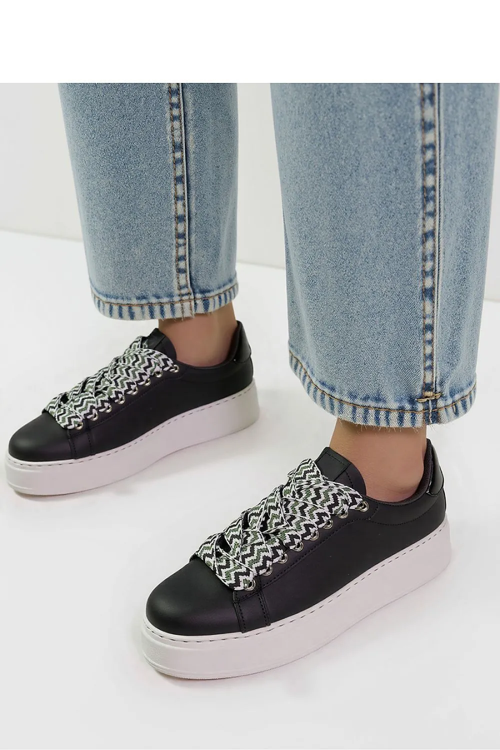Sport Shoes Inello