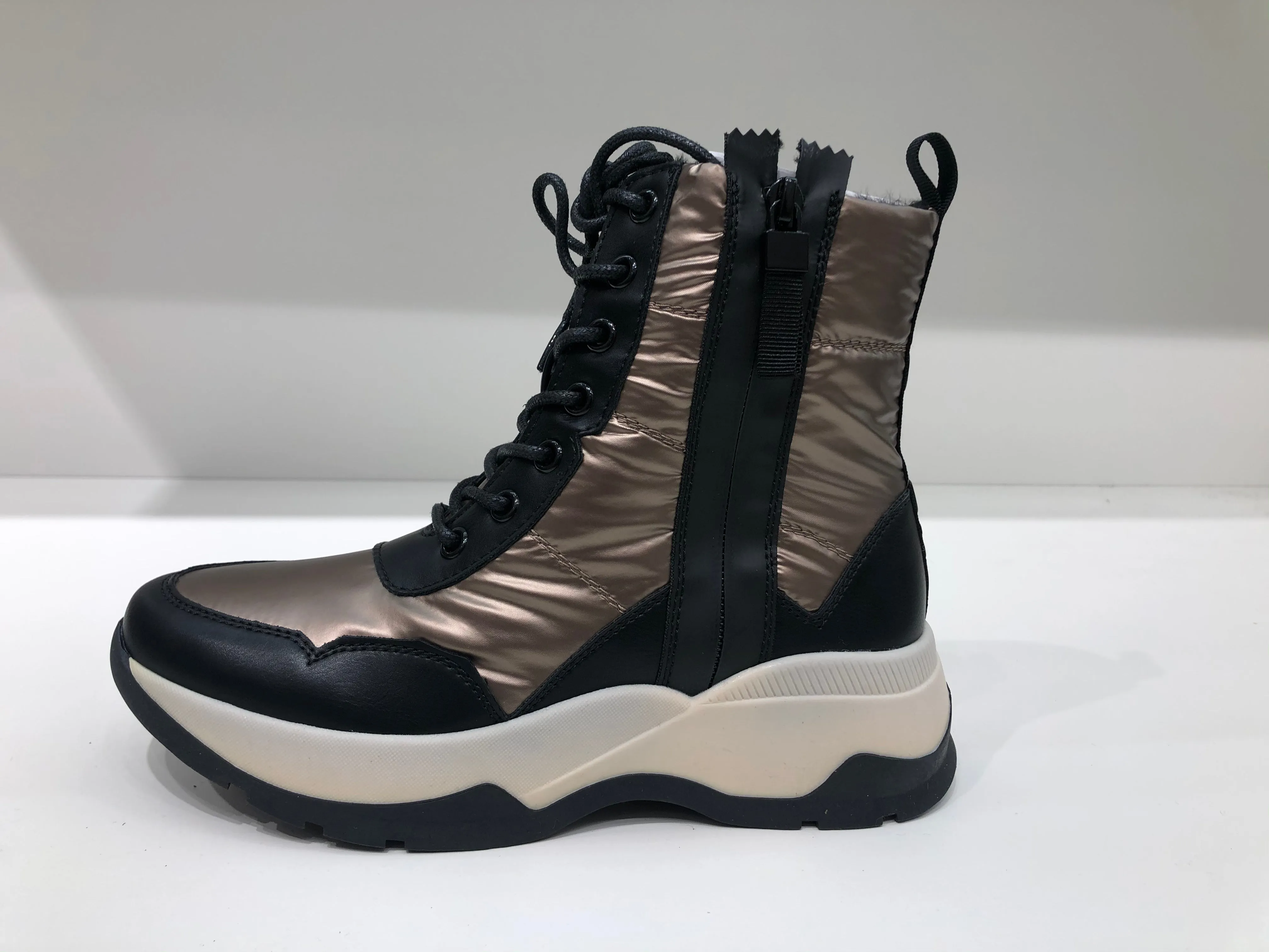 SWAY BLACK BRONCE