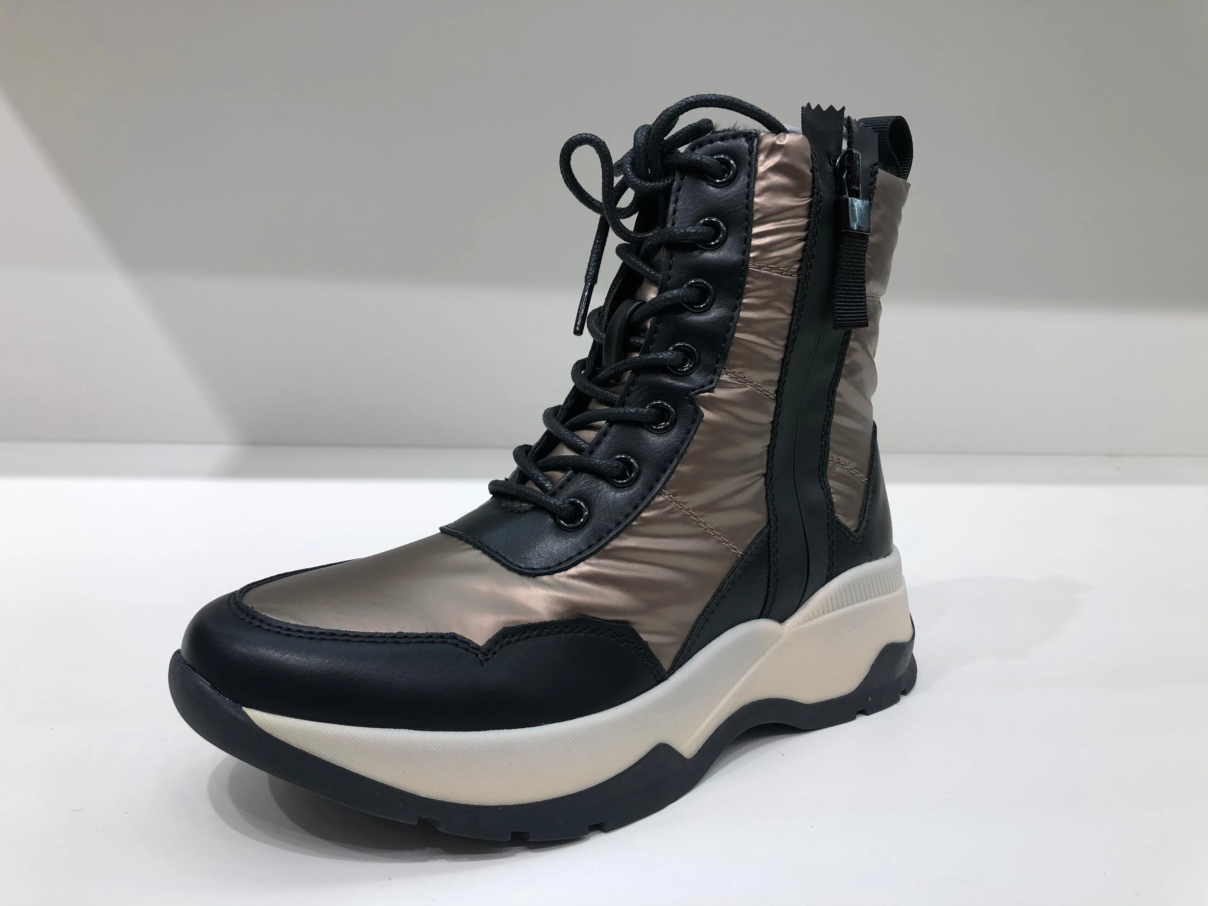SWAY BLACK BRONCE