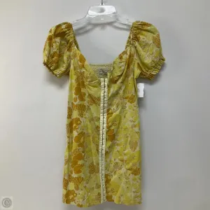 Top Short Sleeve By Urban Outfitters In Yellow, Size: Xs