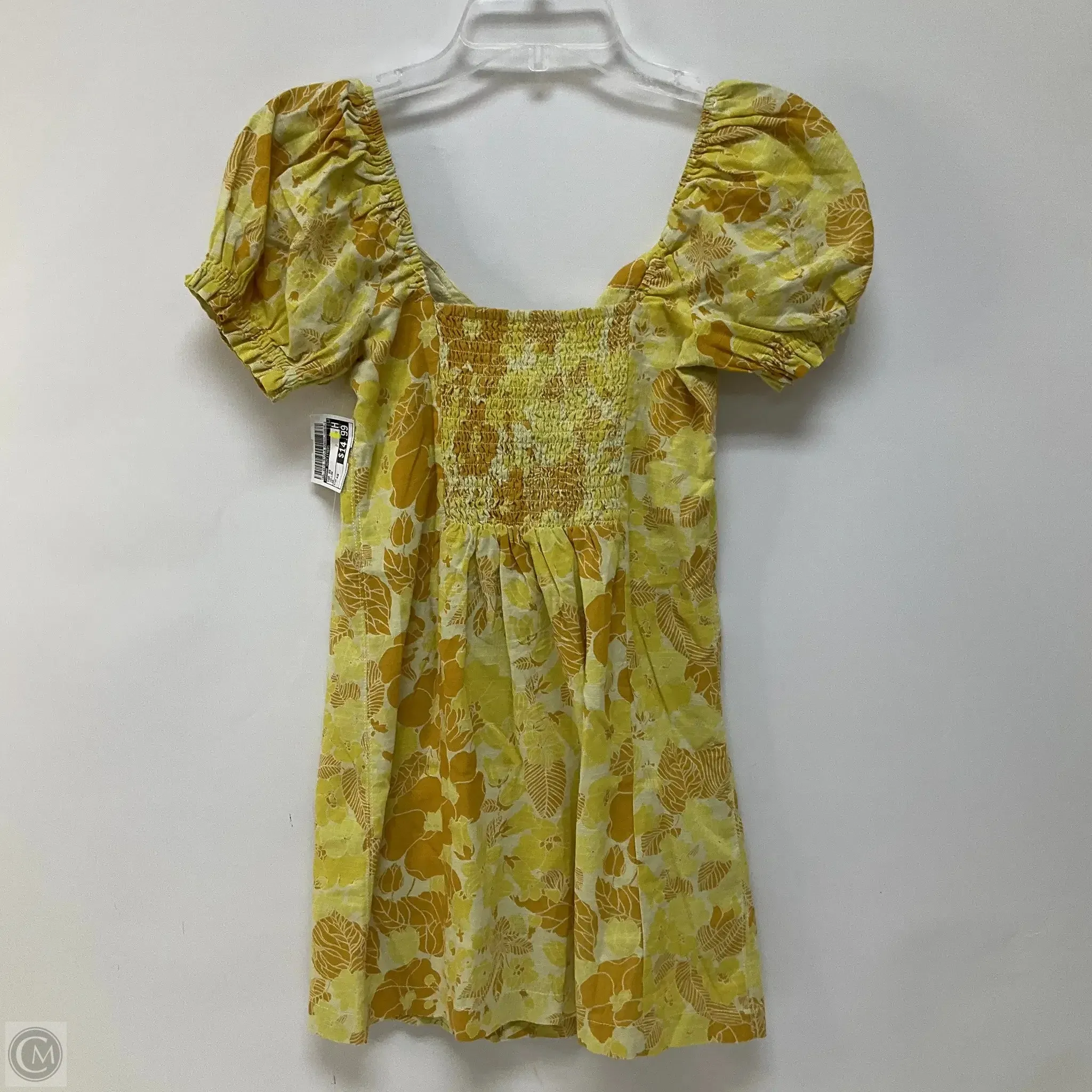Top Short Sleeve By Urban Outfitters In Yellow, Size: Xs